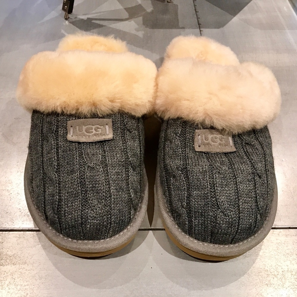 {Brand New} ❤️ Ugg Cable Knit Gray Slippers Shoe